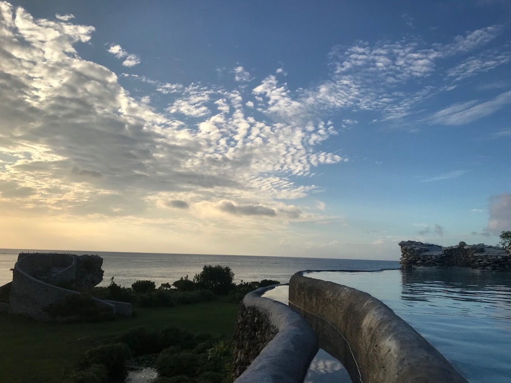 Tanna Evergreen Resort & Tours