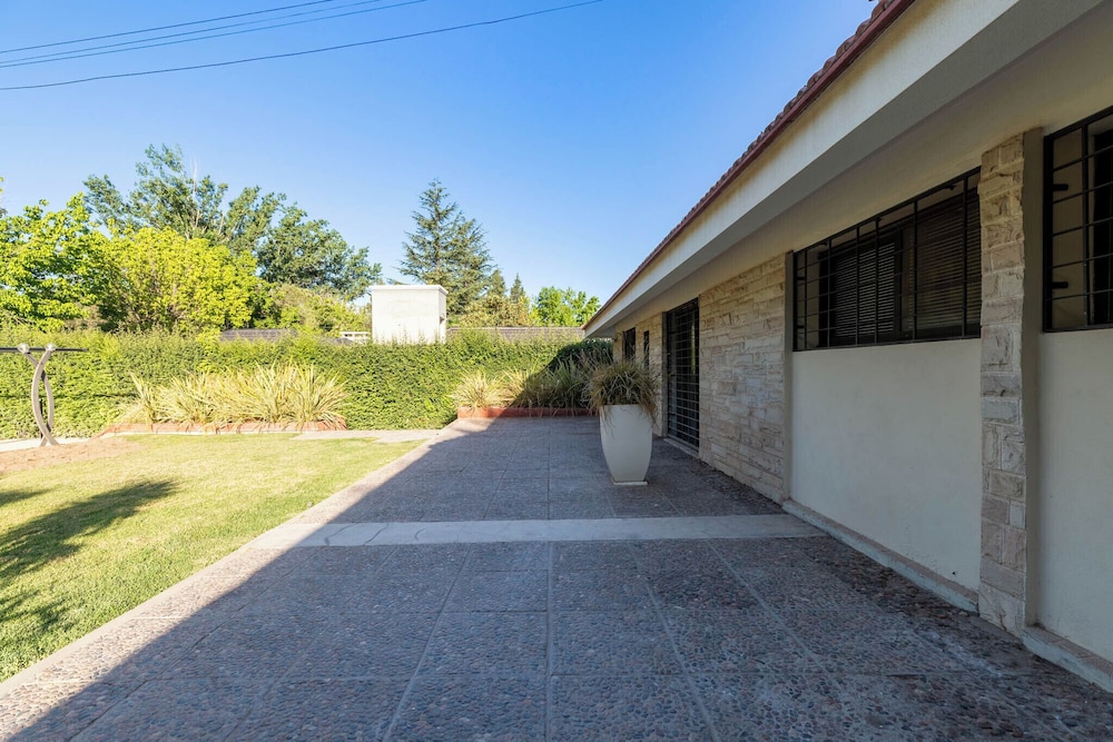 MOT Wine Country Mansion