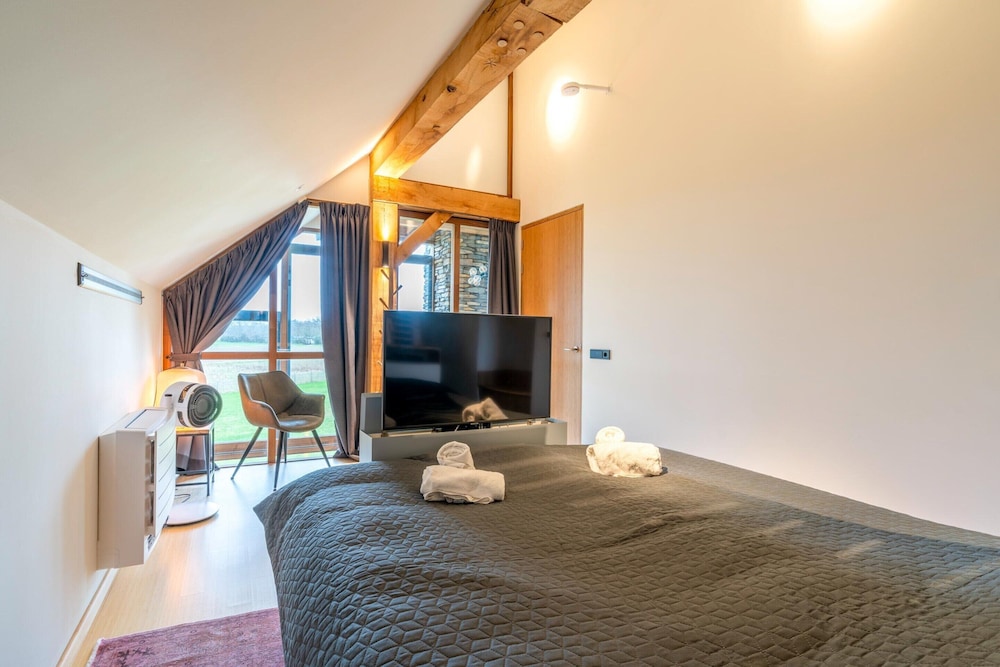 Luxurious and Sustainable 6-person Holiday Villa