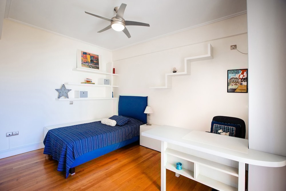 South Blue Tranquil Villa