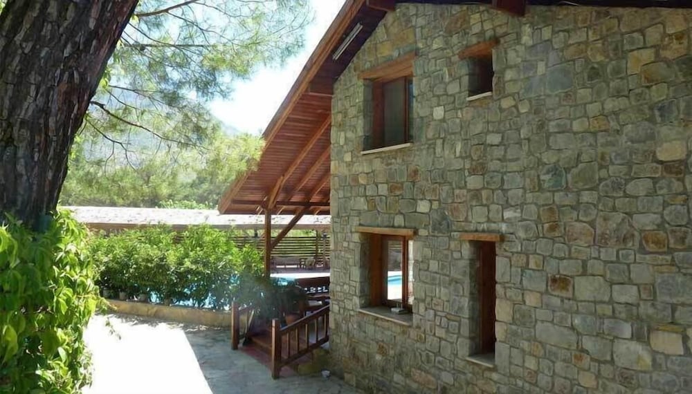 Hotel Olympos Village - Image 1