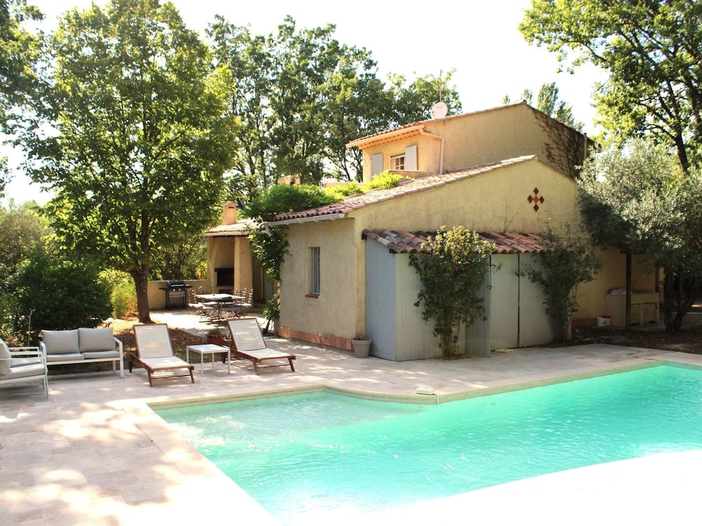 Beautiful House With Large Garden