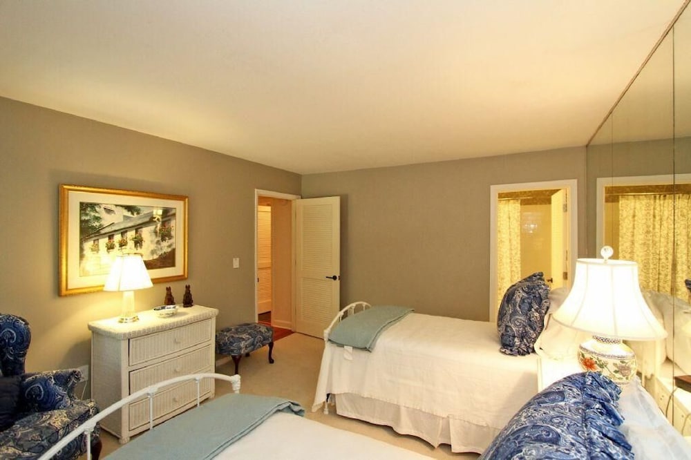 Charleston Vacations - 7 Edgewater Ally - Property Image 5
