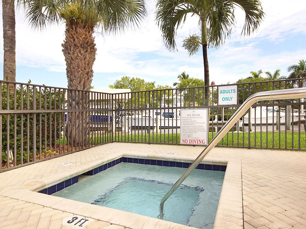 Santa Maria 208 by Distinctive Beach Rentals