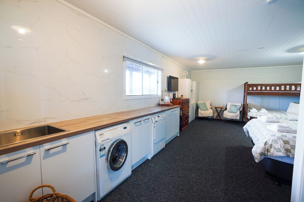 Kiwi Retreat By Aotearoa Escapes