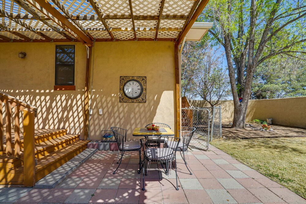 Cozy Las Cruces Home - 2 Mi to New Mexico State! view 4