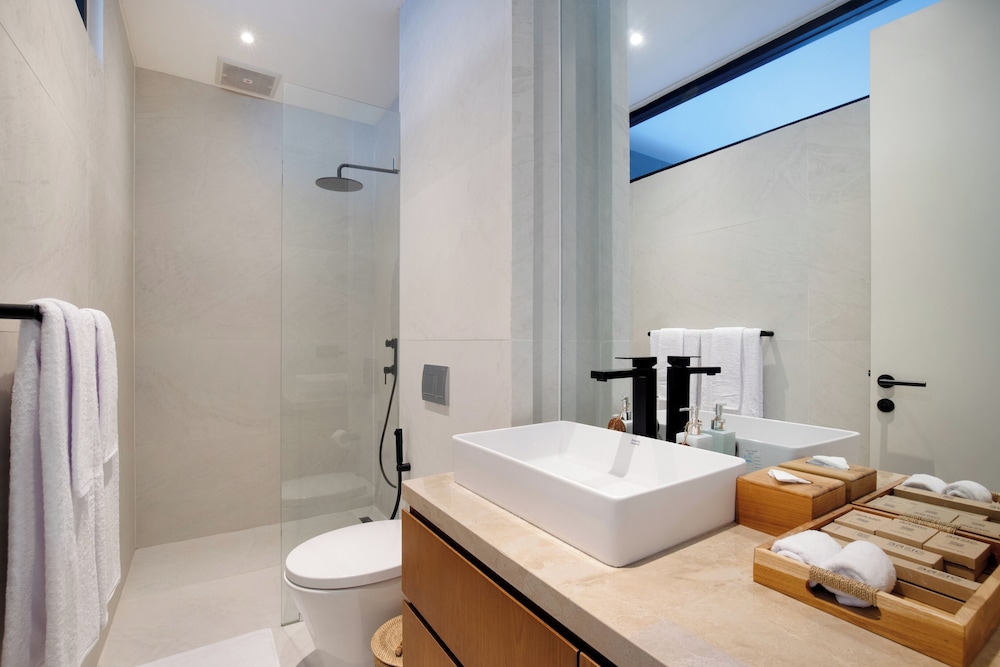 The Oasis II Townhouses by BREIG