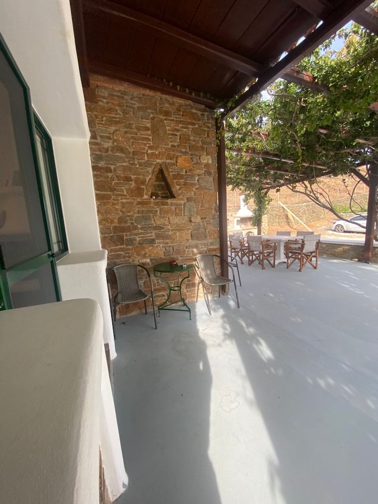 Simousi Beach House