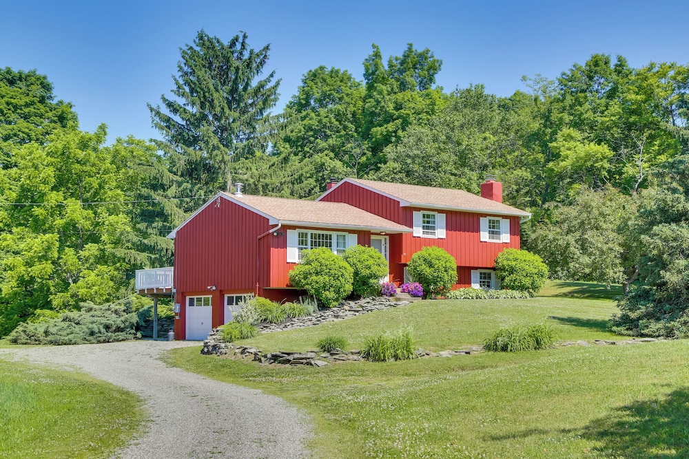 Hudson Valley Horse Farm Retreat in Salt Point - Property Image 28