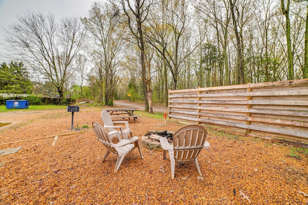 Walk to Marina: Springville Cabin w/ Fire Pit!