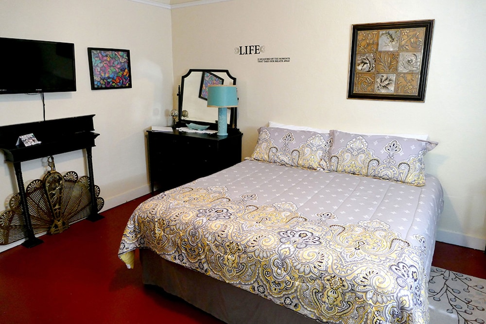 Historic Whiting Hotel Suites - Property Image 80