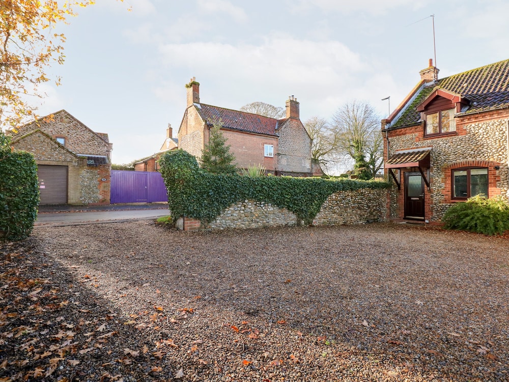 1 Crowlands Cottages