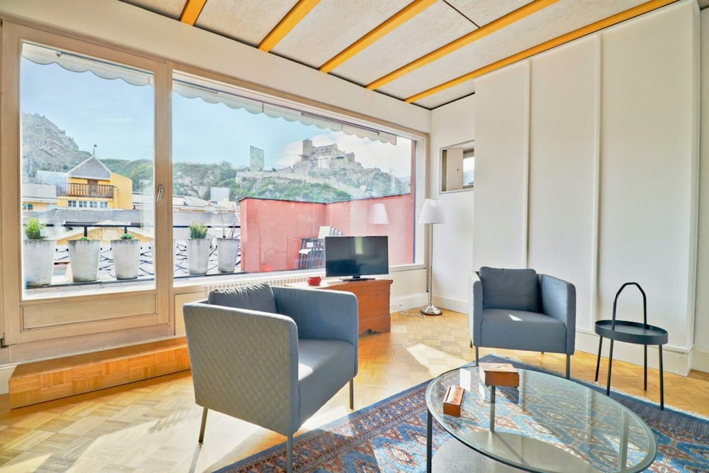 Cozy Penthouse in the old Town of Sion