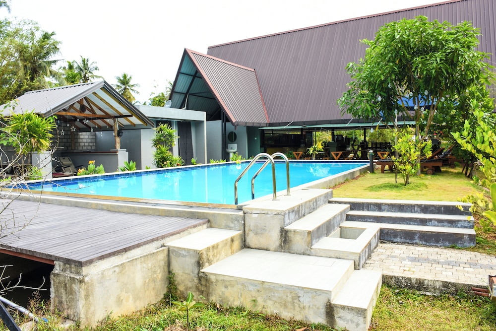 Steps Garden Resort