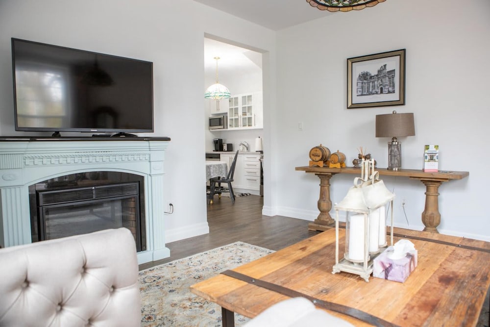 Modern Apt Neardowntown Ideal for Long Stays - U2
