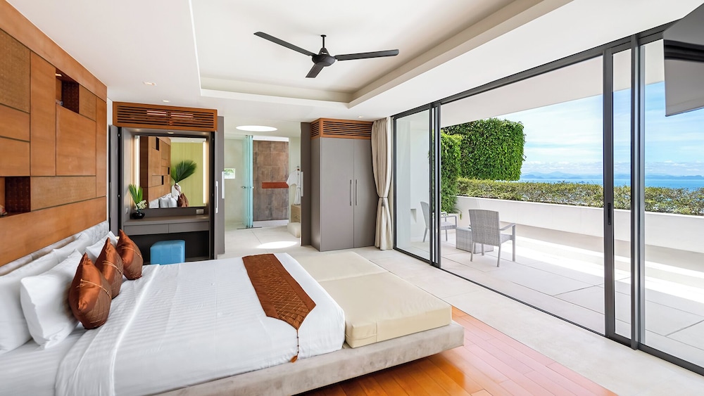 Villa Splash view 4