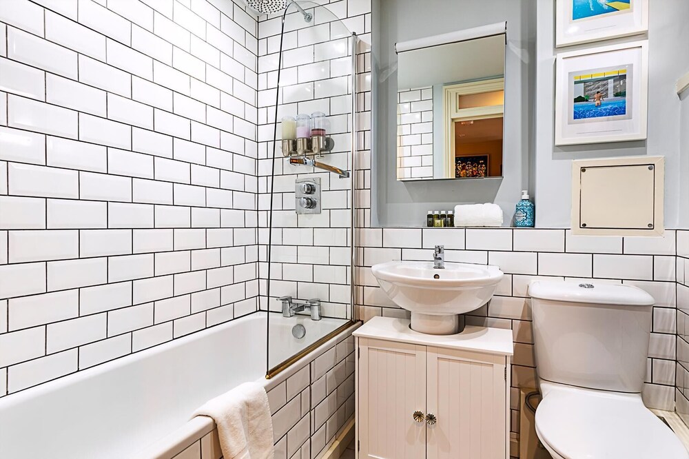 A Stylish Haven Near Portobello Road