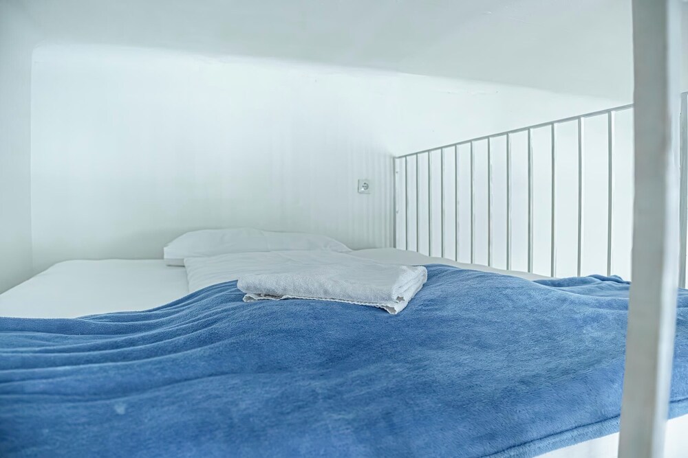 Bright Apartment Near Wiener Stadthalle