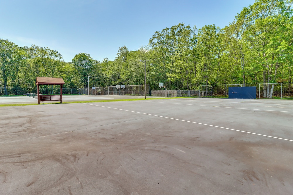 Home w/ Pool & Lake in Jim Thorpe: 6 Mi to Dtwn!