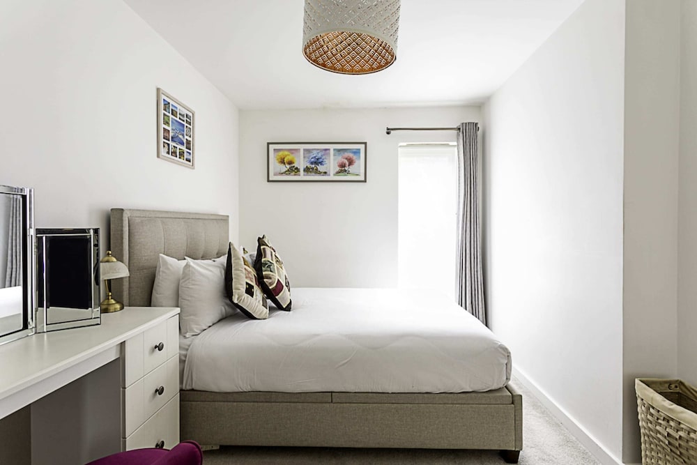 Beautiful Open Plan Garden Flat