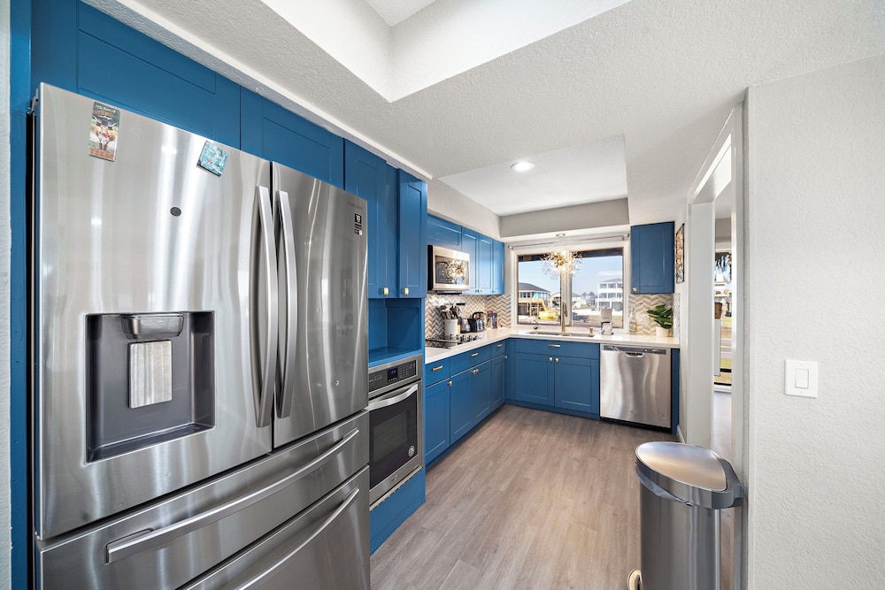 Captain's Manor by Ryson Vacation Rentals