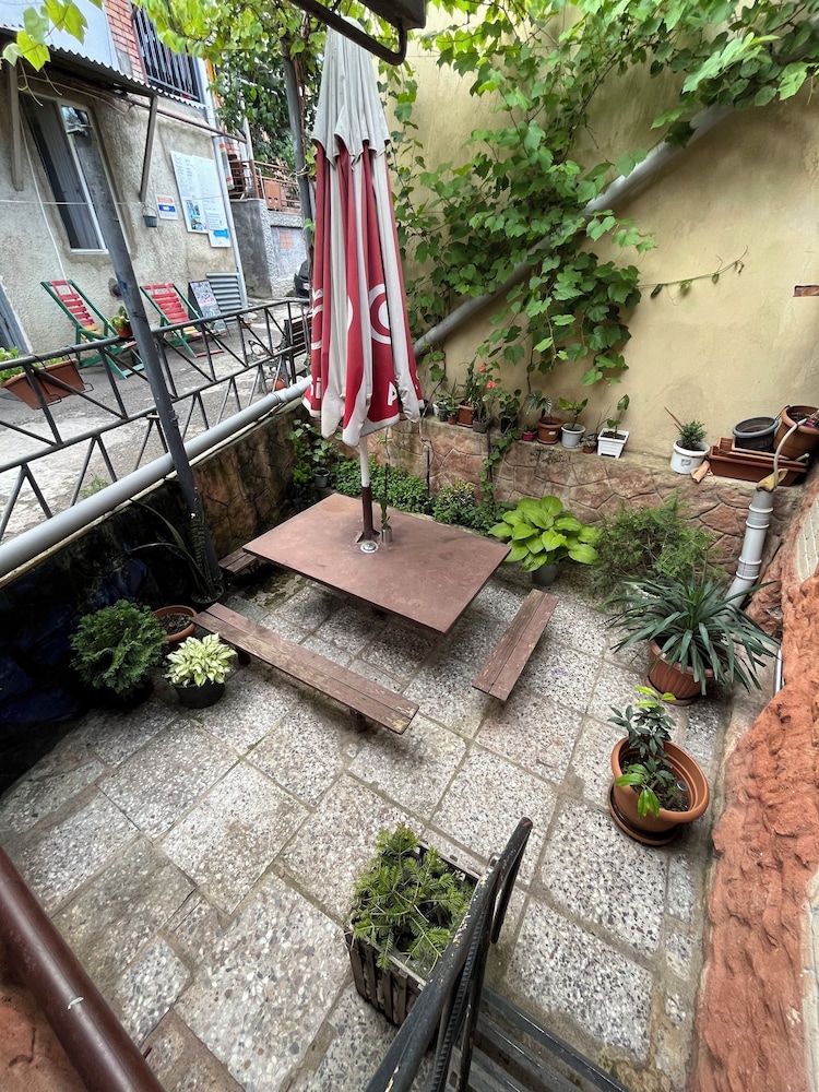 Hillside Guesthouse