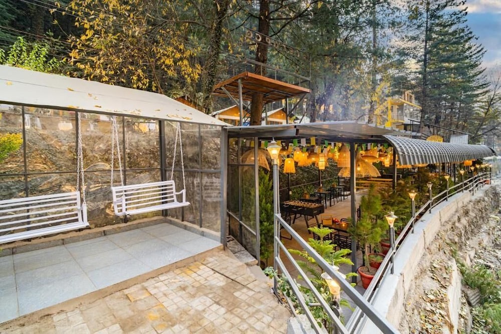 The Hosteller Kasol, Riverside