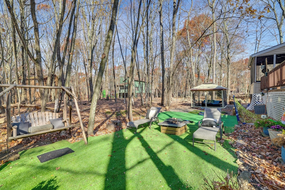 Grill & Games: Family Home in East Stroudsburg!
