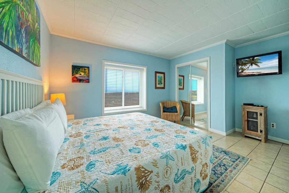 Beachfront Condo w/ Ocean View, 2 Pools, Boardwalk to the Beach Island Getaway
