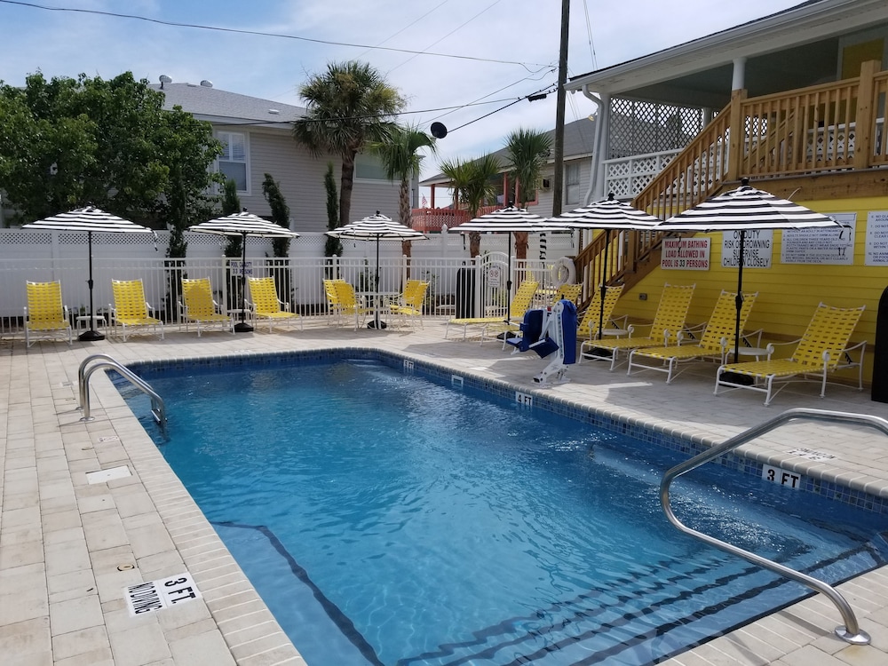 Georgianne Inn & Suites