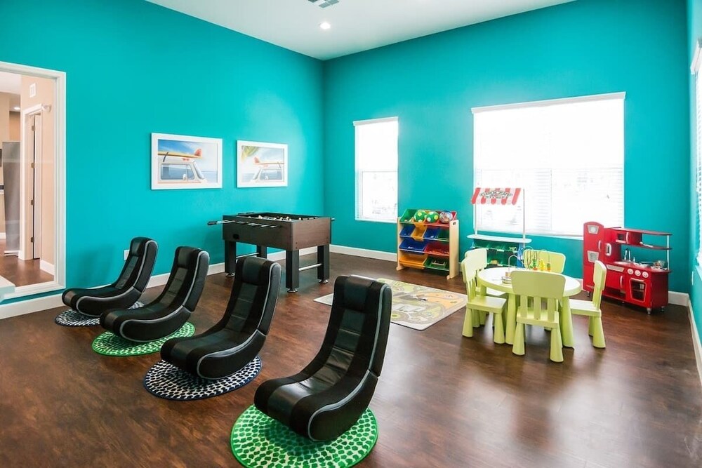 Cozy 4BR Retreat Near Orlando Attractions
