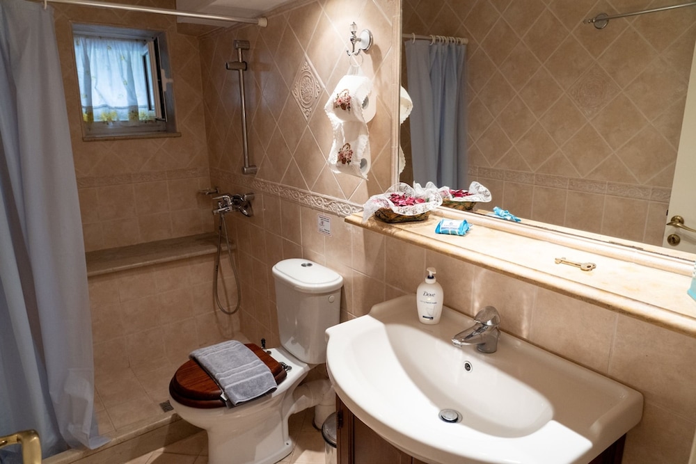 Peris Independent Stone Apartment for 3