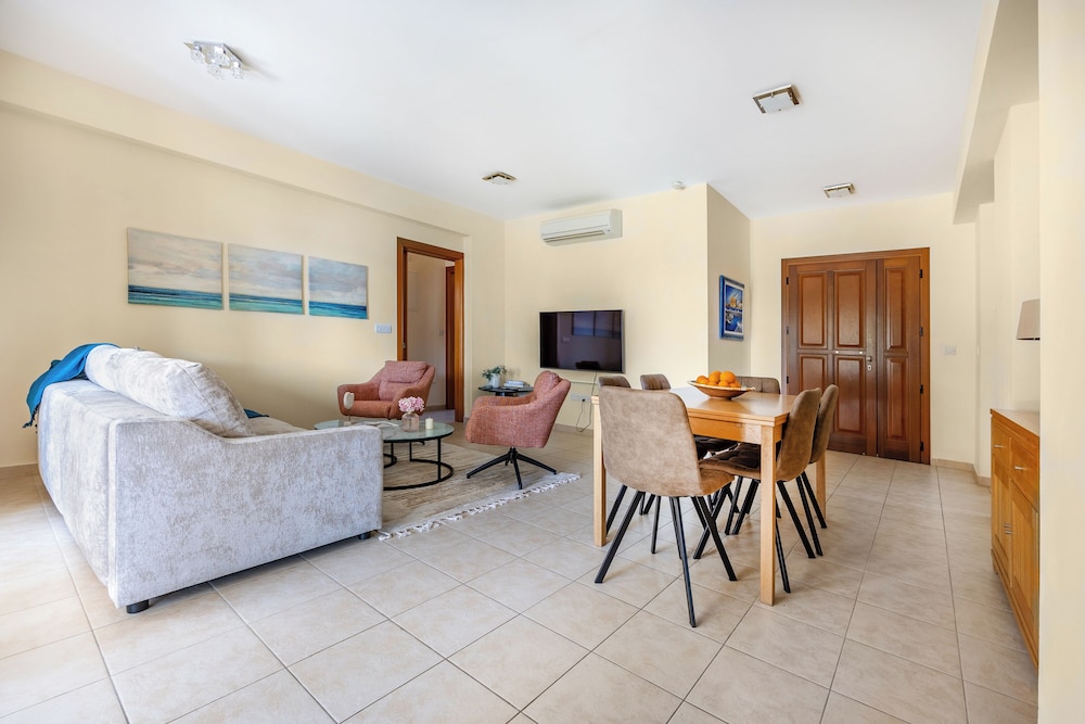 Aa02 Adjacent to Aphrodite Hills- Communal Pool, Garden
