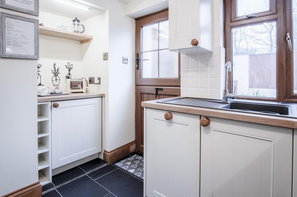 The Brambles - 2 Bedroom Cottage - Llanteg