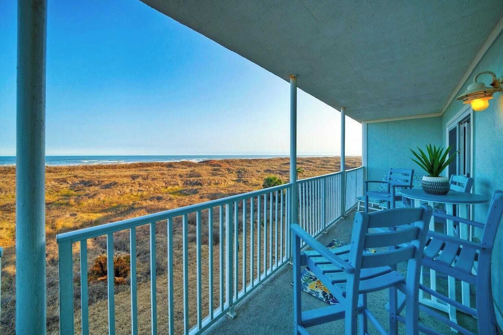Gulf Views + Pools, Tennis, Pickleball & Beach Access Awesome Beachfront by Avantstay