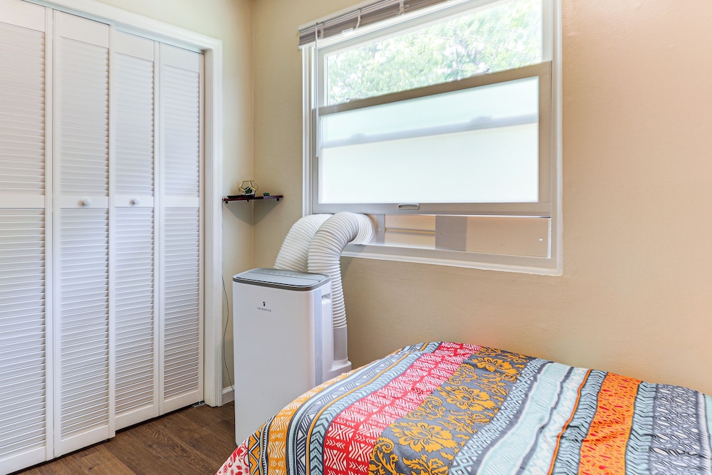 2 Mi to The Marketplace: Spring Valley Apartment