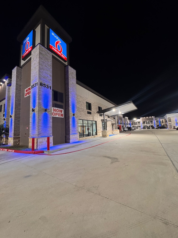 Studio 6 – Humble, Tx