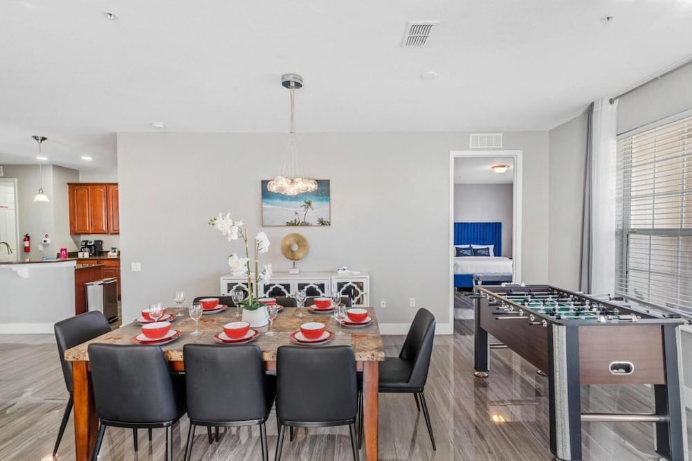 Vista Cay Swanky