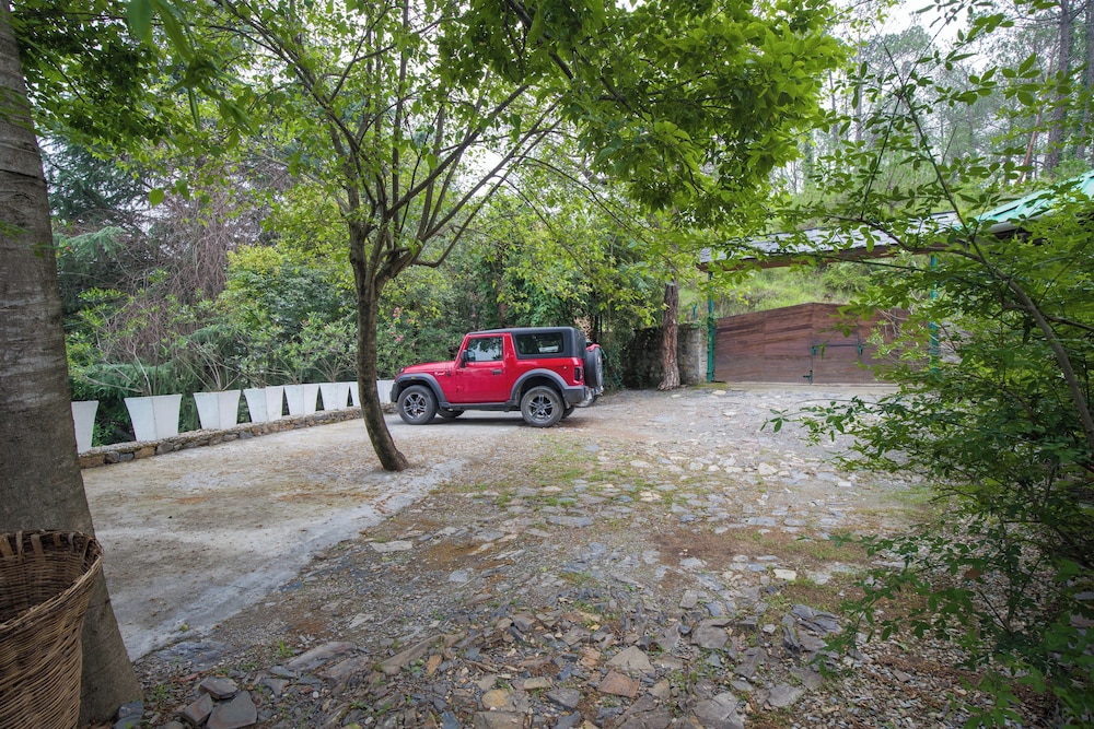 Alaya Stays Suro Woodcrest Chalet