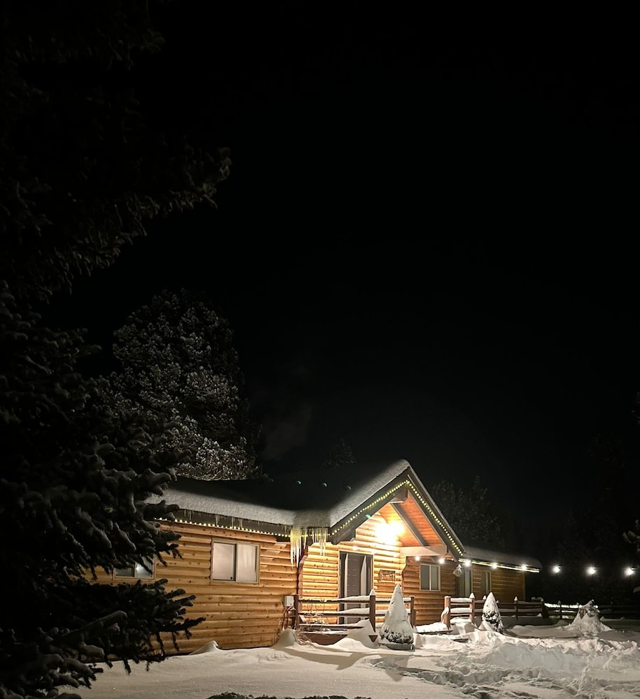 High-end Cabin 3BR 30min to Hoodoo Ski