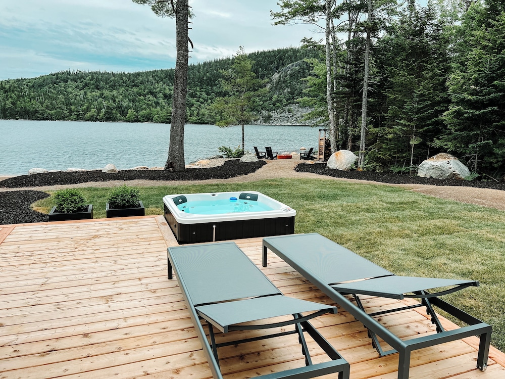 Nalu Retreat Lakeside