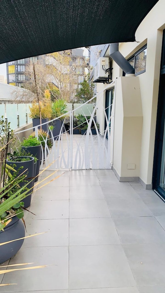 Lovely 3 bed With Splash Pool in Seapoint - 2245