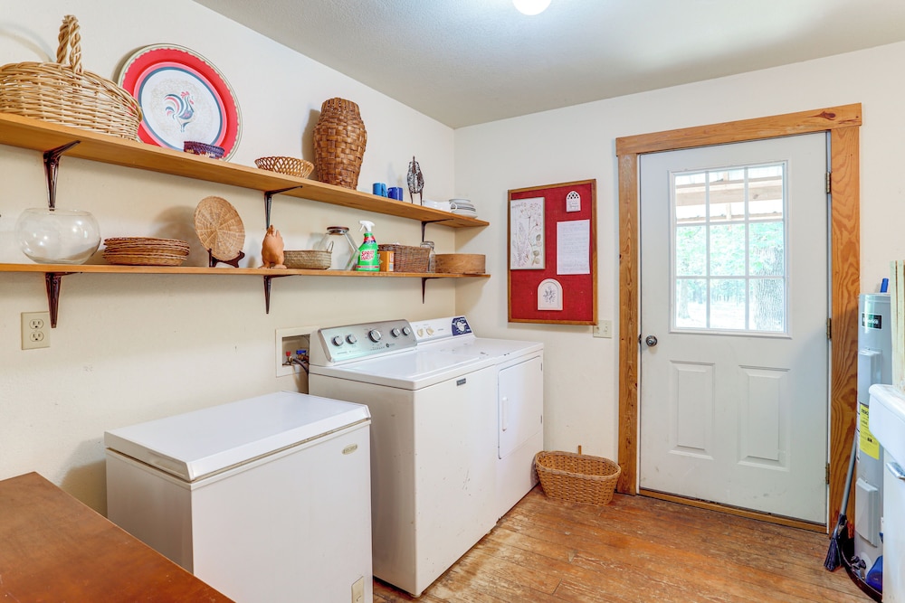Trails & Creek On-site: Ozarks Retreat on 23 Acres
