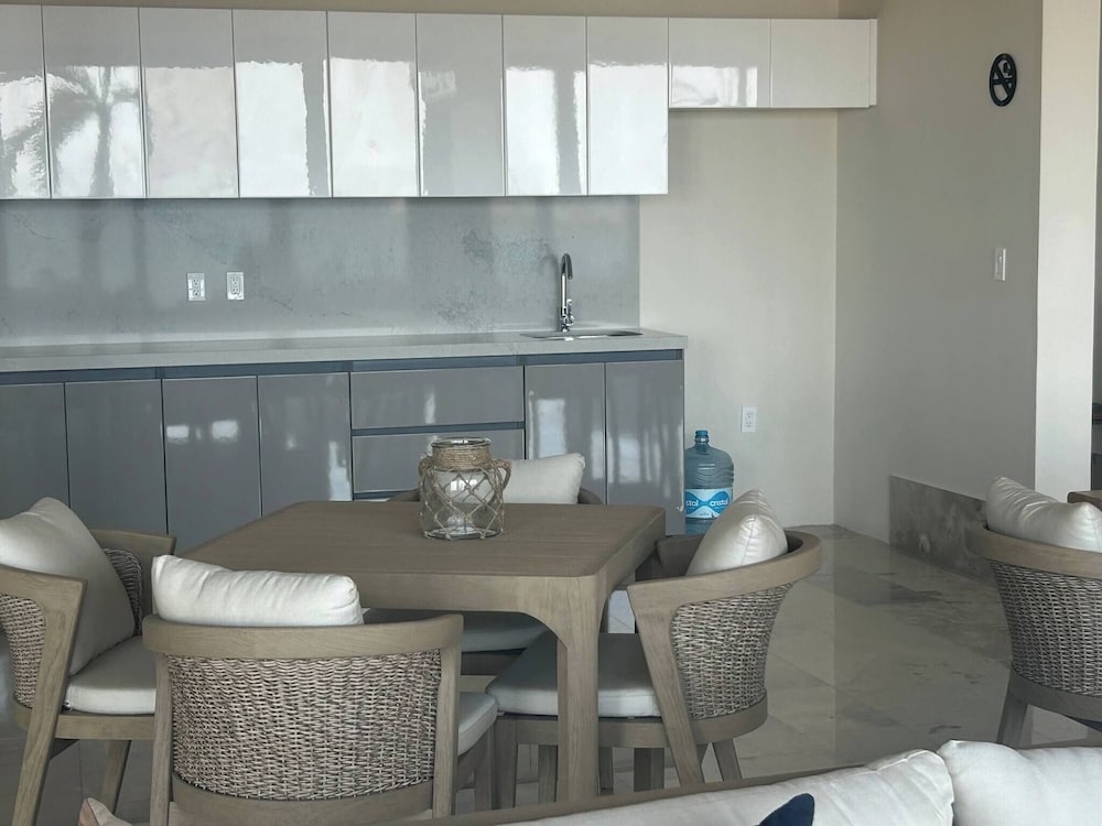Cozy 1B & 1B Apartment Puerto Morelos With Private Beach
