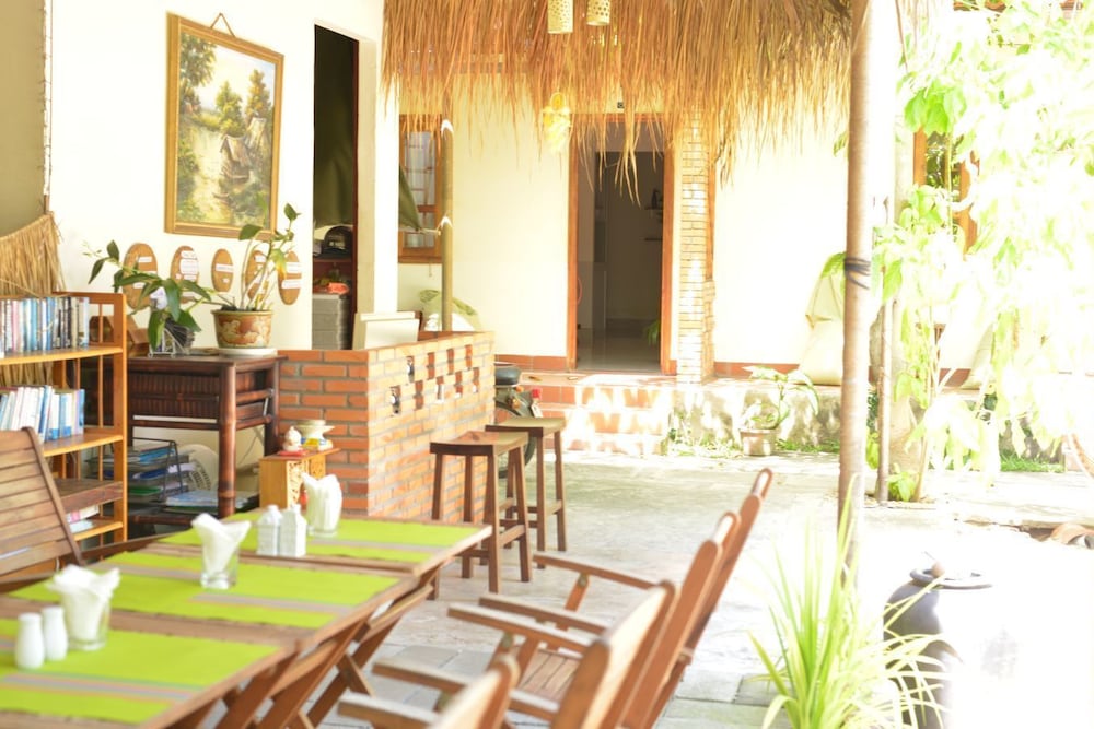 Alyssa's Garden Home