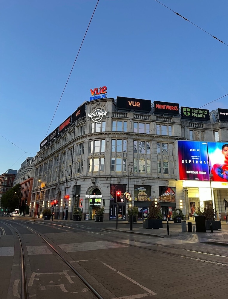 City Centre & Parking 2 Bed Ap