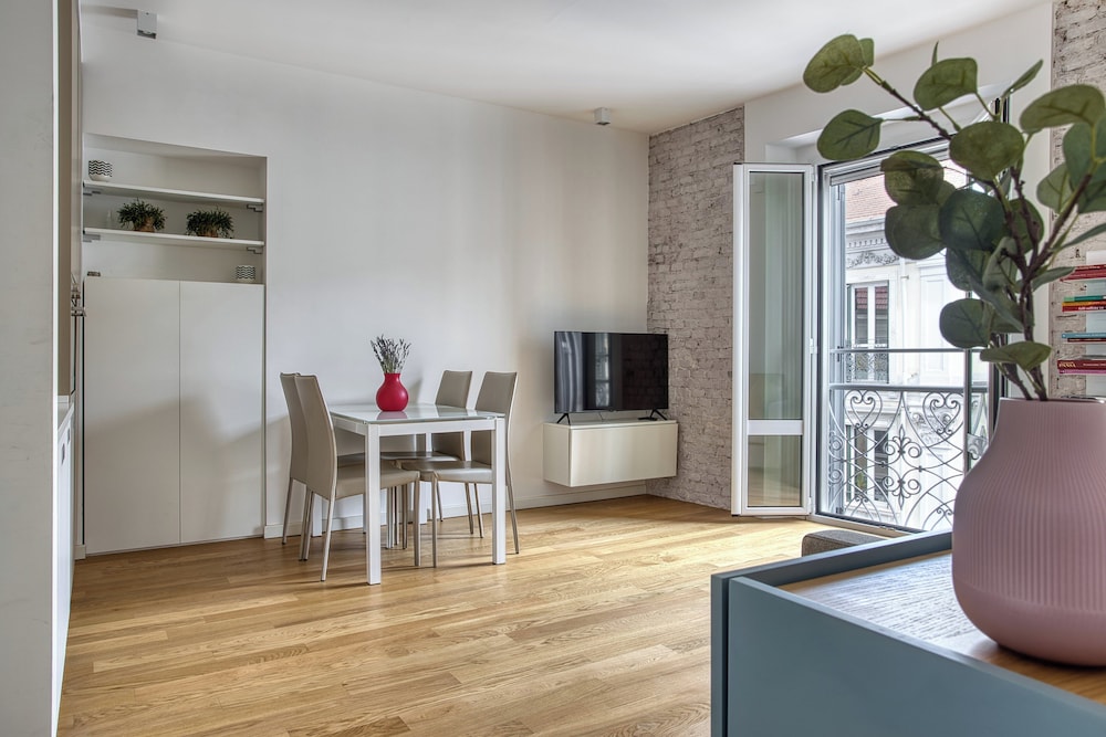 Modern Flat Near Historic Castle