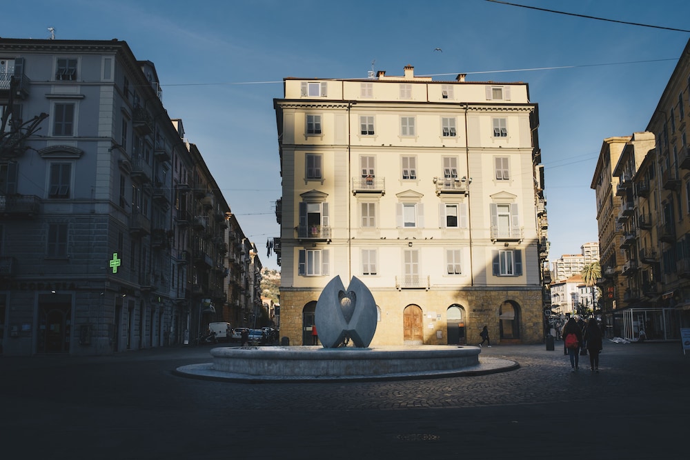 Photo 100