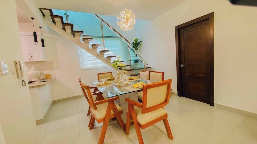 Modern Penthouse Albarobello Residences