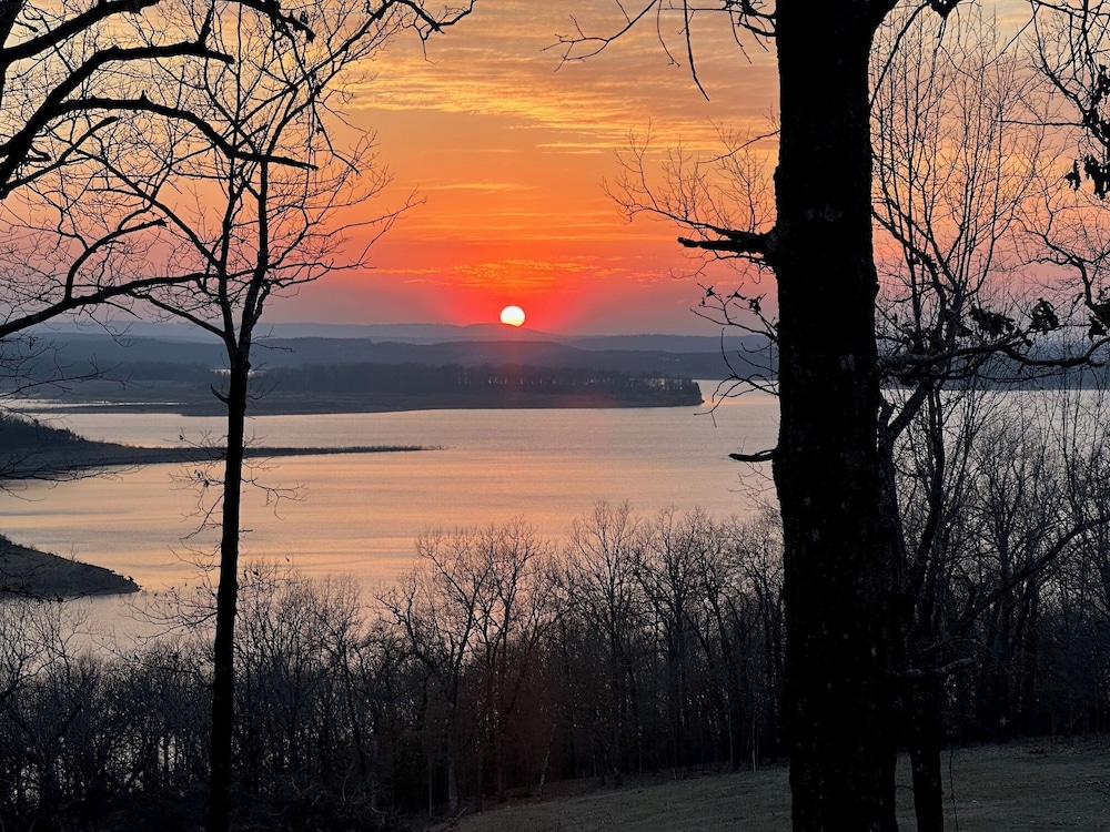 Falling Stars at Bull Shoals Lake